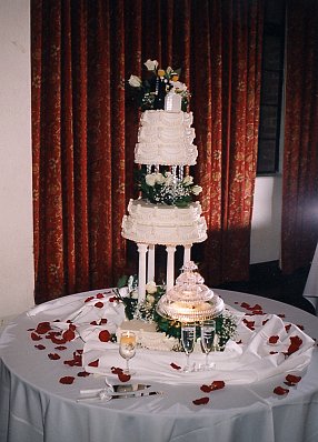 The Cake - Full view with fountain